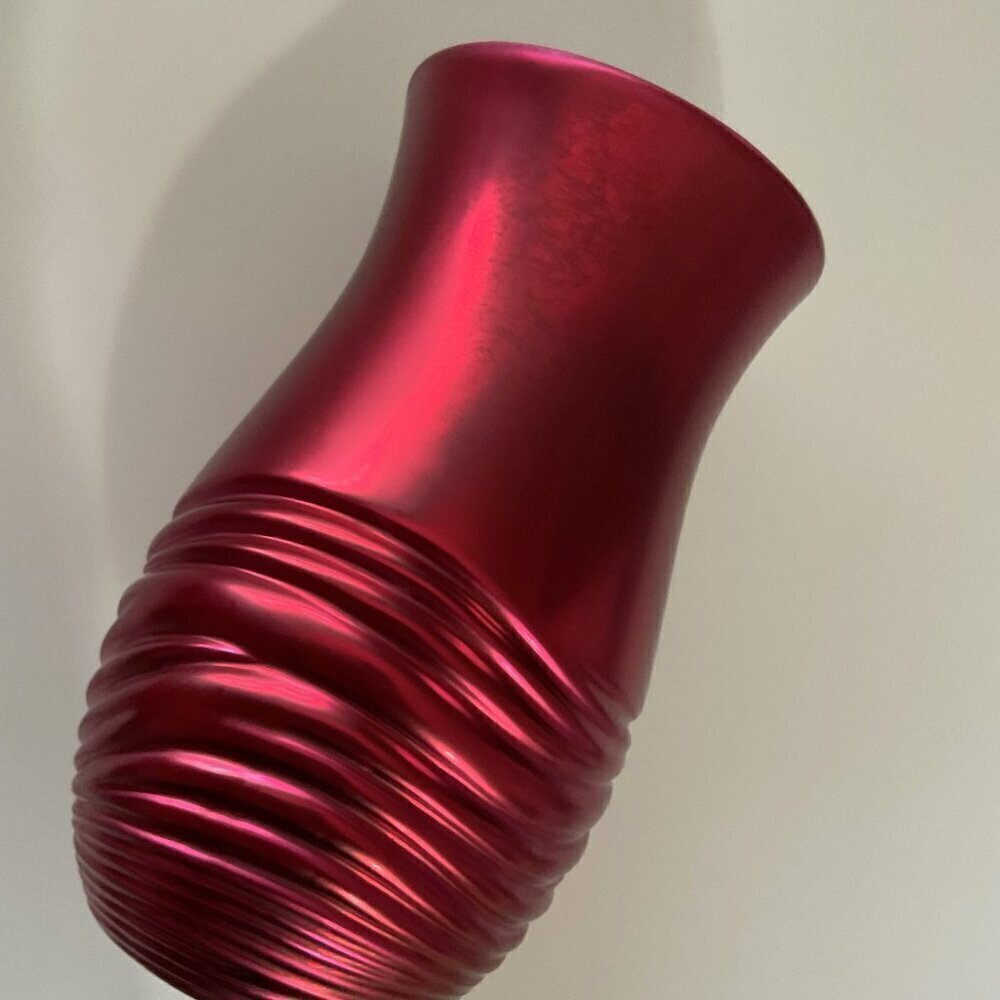 RED TELEFLORA’S RADIANTLY ROUGE VASE DISTRESSED - Picture 2 of 16